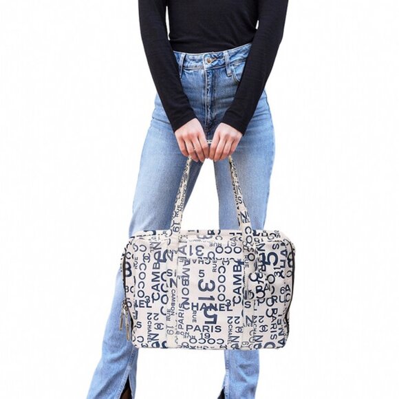 Authentic CHANEL Rue Cambon Travel Bag Vintage White & Navy Canvas - Picture 11 of 11